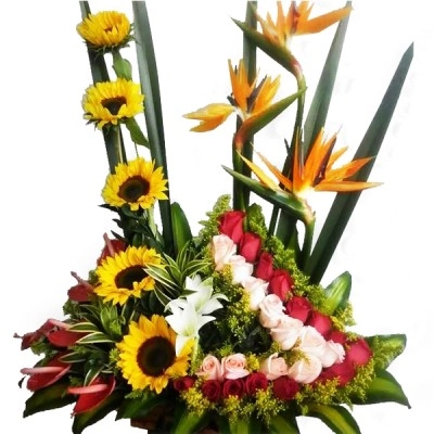 Arreglo Floral Para San Valentín Con Rosas Y Girasoles A Domicilio En Cali 