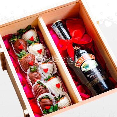 Regalos De Amor Baileys Y Fresas Con Chocolates A Domicilio En Medellin Pedido Con Dos Dias De Anticipación