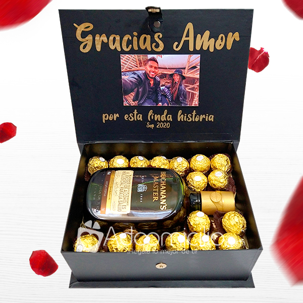 Hombre en Cali Caja Historia de Amor