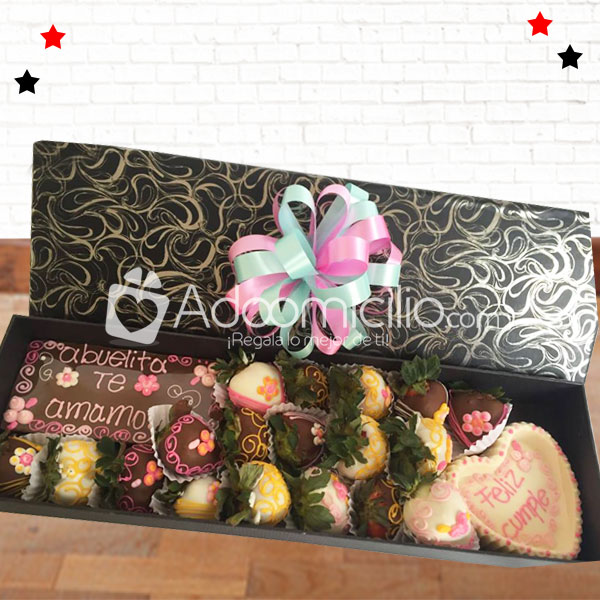 Caja de Fresas a domicilio en medellin  Fresas Cubiertas, Con Corazón y Tableta Pedido con 1 dia anticipado