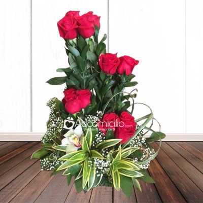 Flores Bucaramanga Escalera de rosas con orquidea