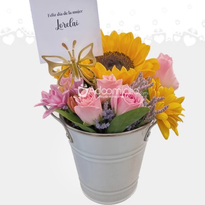 Rosas Y Girasol Para El Día De La Mujer  A Domilio En Bogotá Pedido Con Un Día De Anticipación 