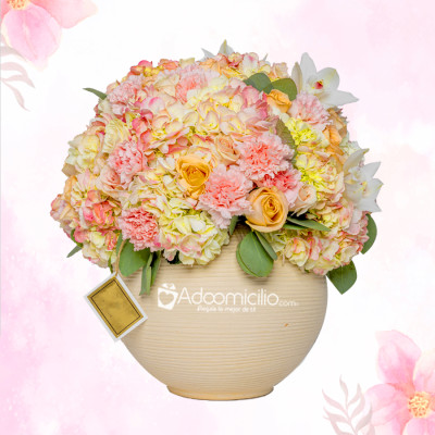 Mix De Flores En Jarrón Para El Día De La Madre A Domicilio En Medellín Pedido Con Un Día De Anticipación 